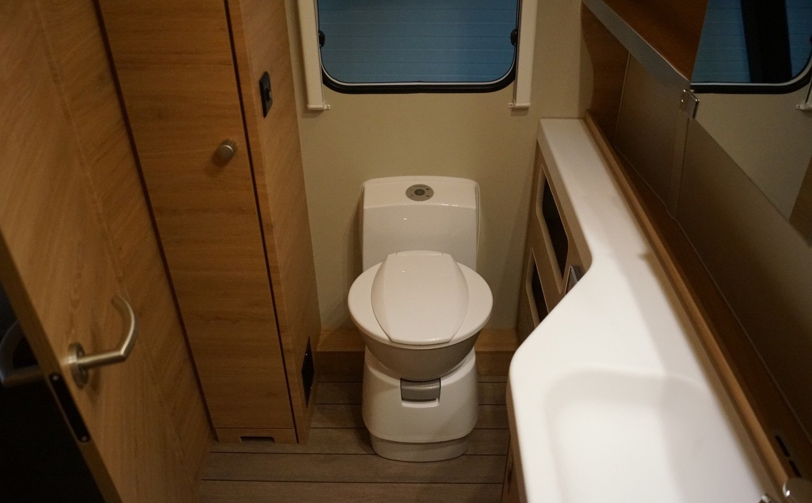 Caravane Knaus SÜDWIND 650 PXB – Image 20