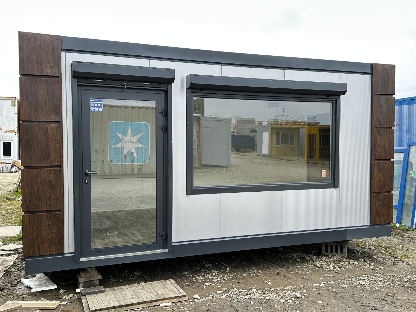 Conteneur pavillon commercial 3,5 x 5 espace ouvert + entrée latérale supplémentaire – Image 3