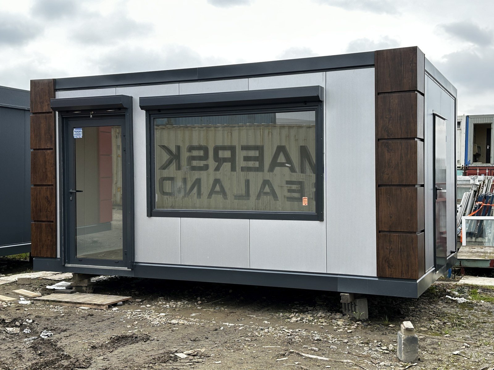 Conteneur pavillon commercial 3,5 x 5 espace ouvert + entrée latérale supplémentaire – Image 5