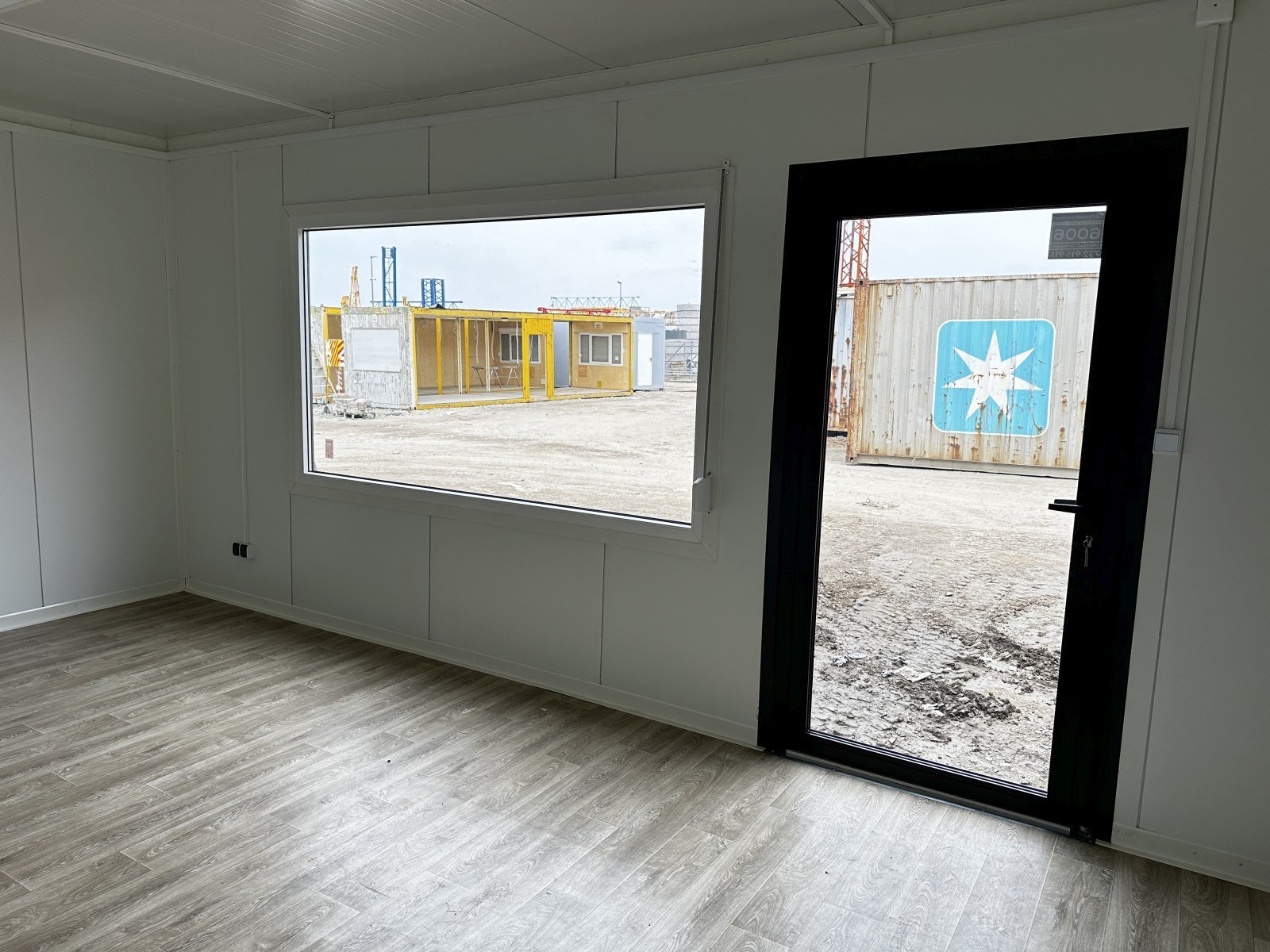 Conteneur pavillon commercial 3,5 x 5 espace ouvert + entrée latérale supplémentaire – Image 8