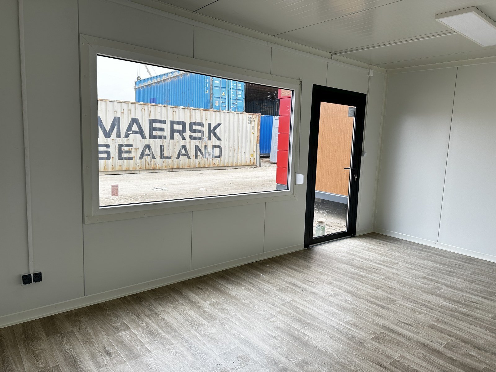 Conteneur pavillon commercial 3,5 x 5 espace ouvert + entrée latérale supplémentaire – Image 13