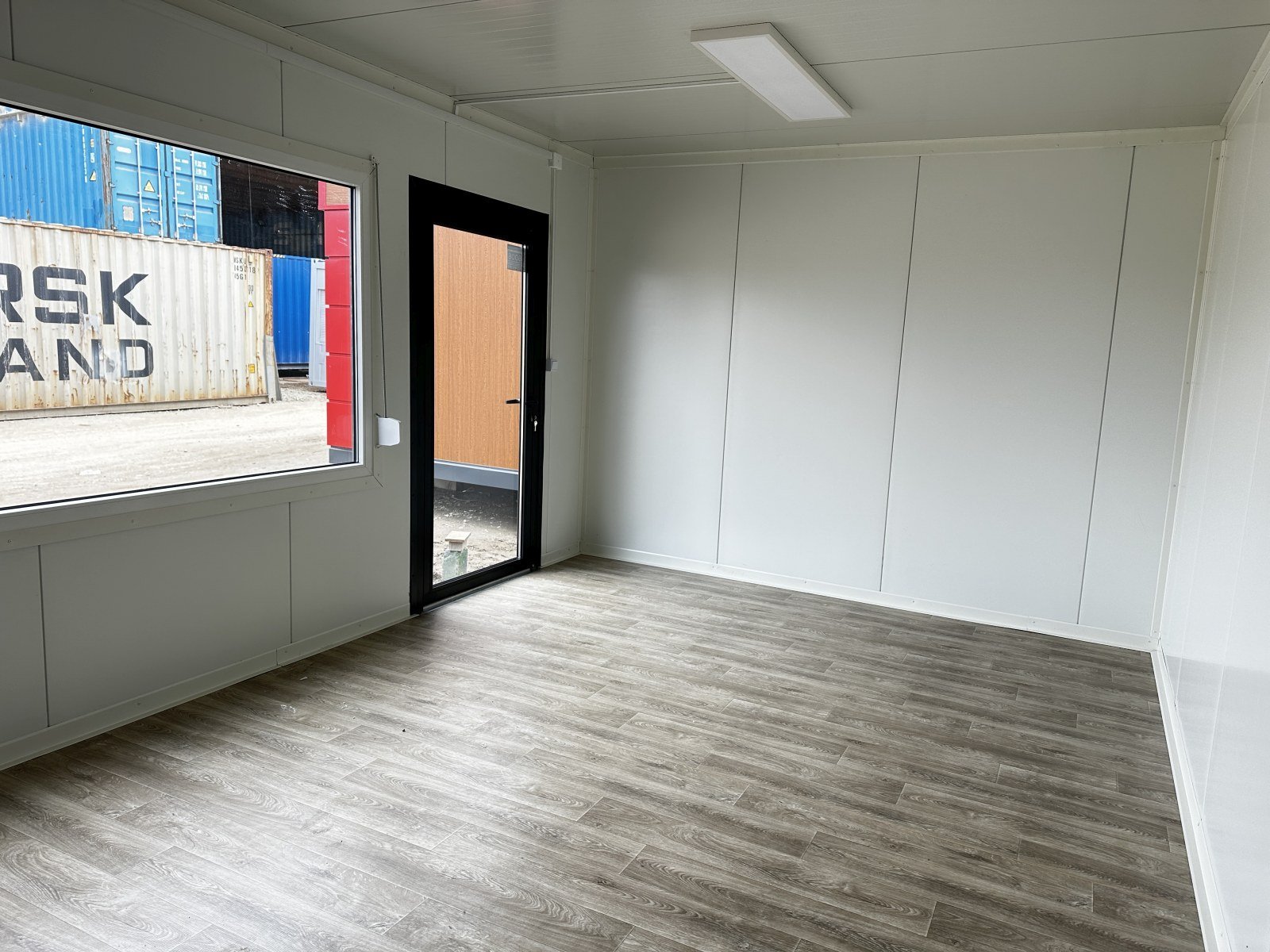Conteneur pavillon commercial 3,5 x 5 espace ouvert + entrée latérale supplémentaire – Image 14