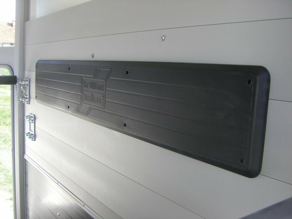 Van 2 places Ifor Williams HBX 511 – Image 8