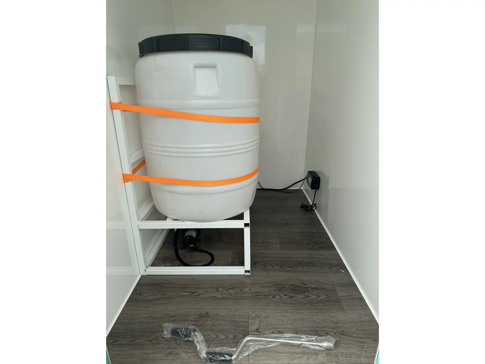 Remorque Sanitaire Toilettes 3956x1986x2784 – Image 13