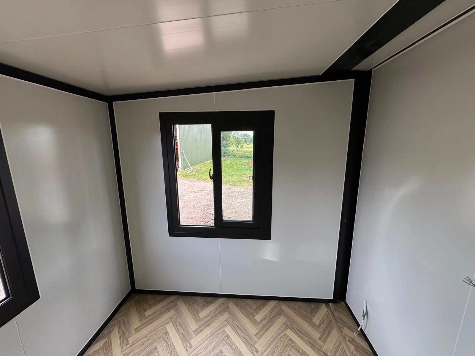 Conteneur maison 36,5 m², 2 chambres, salle de bain et cuisine – Image 15