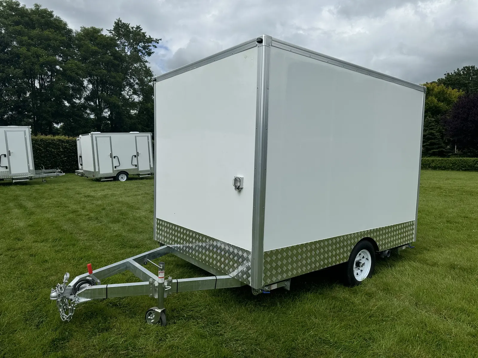 Remorque Sanitaire Toilettes 3956x1986x2784 – Image 4