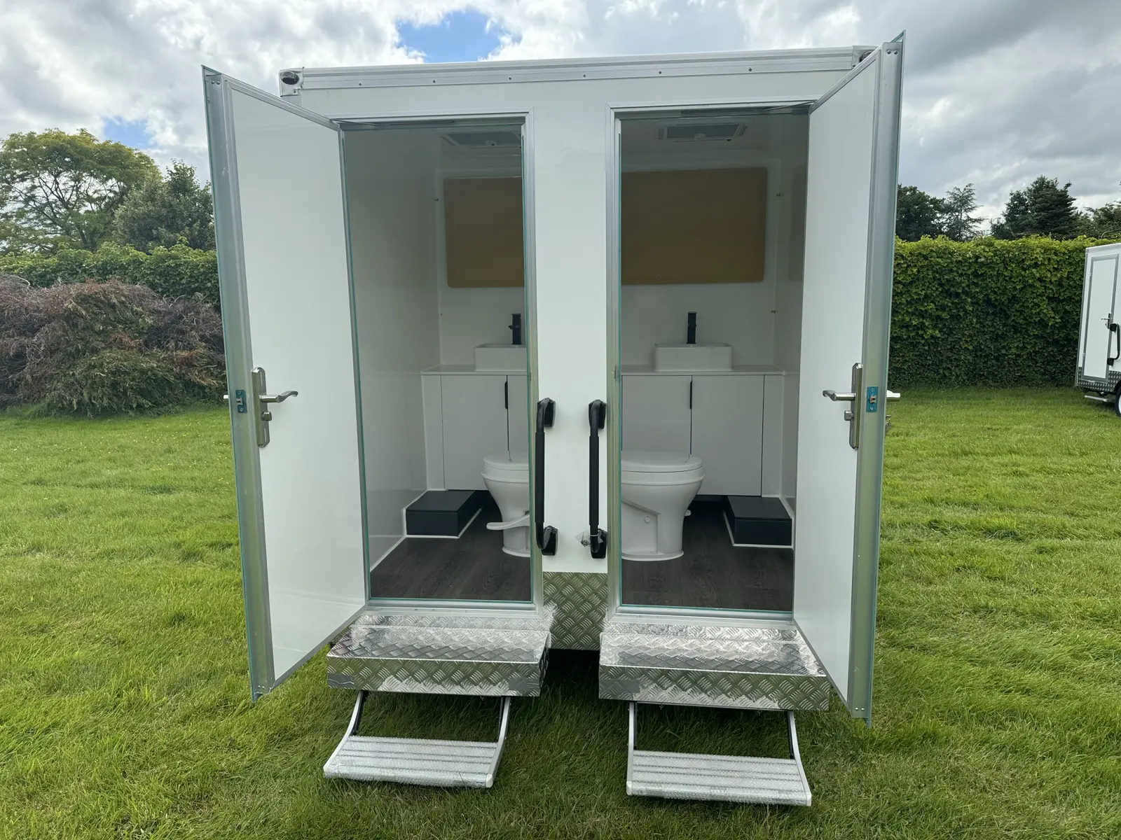 Remorque Sanitaire Toilettes 3956x1986x2784 – Image 7