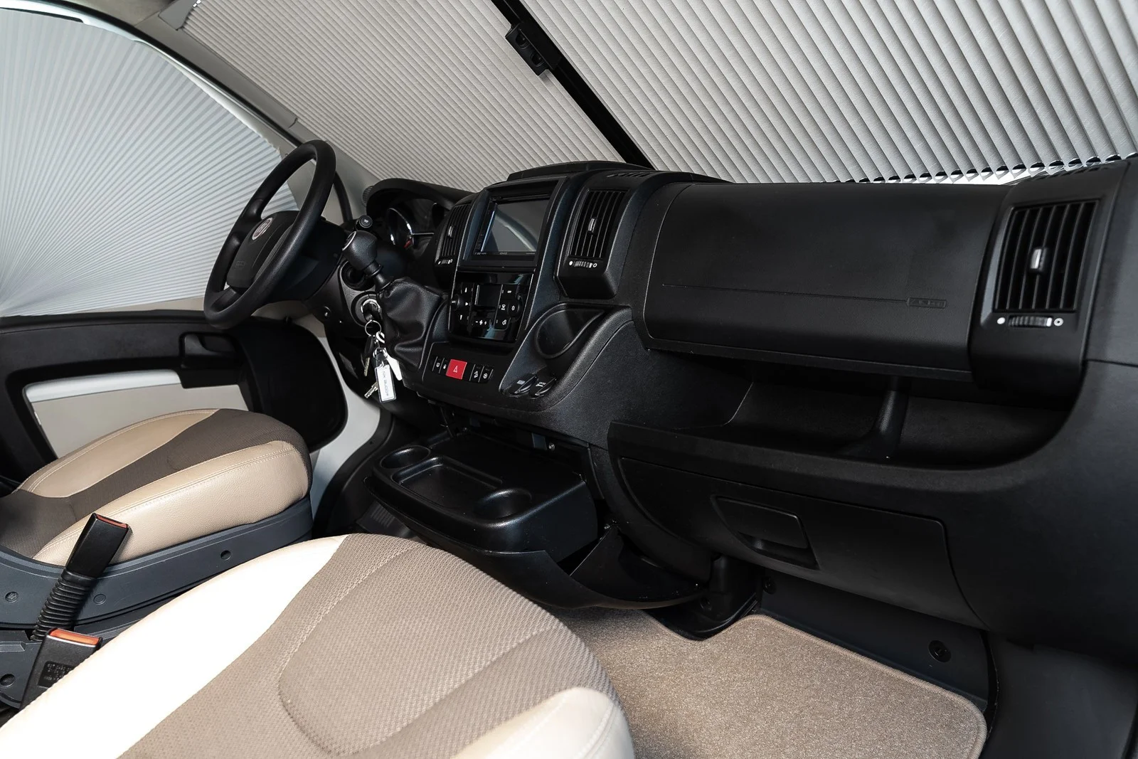 Camping-car Adria Compact SLS Slide Out – Image 15