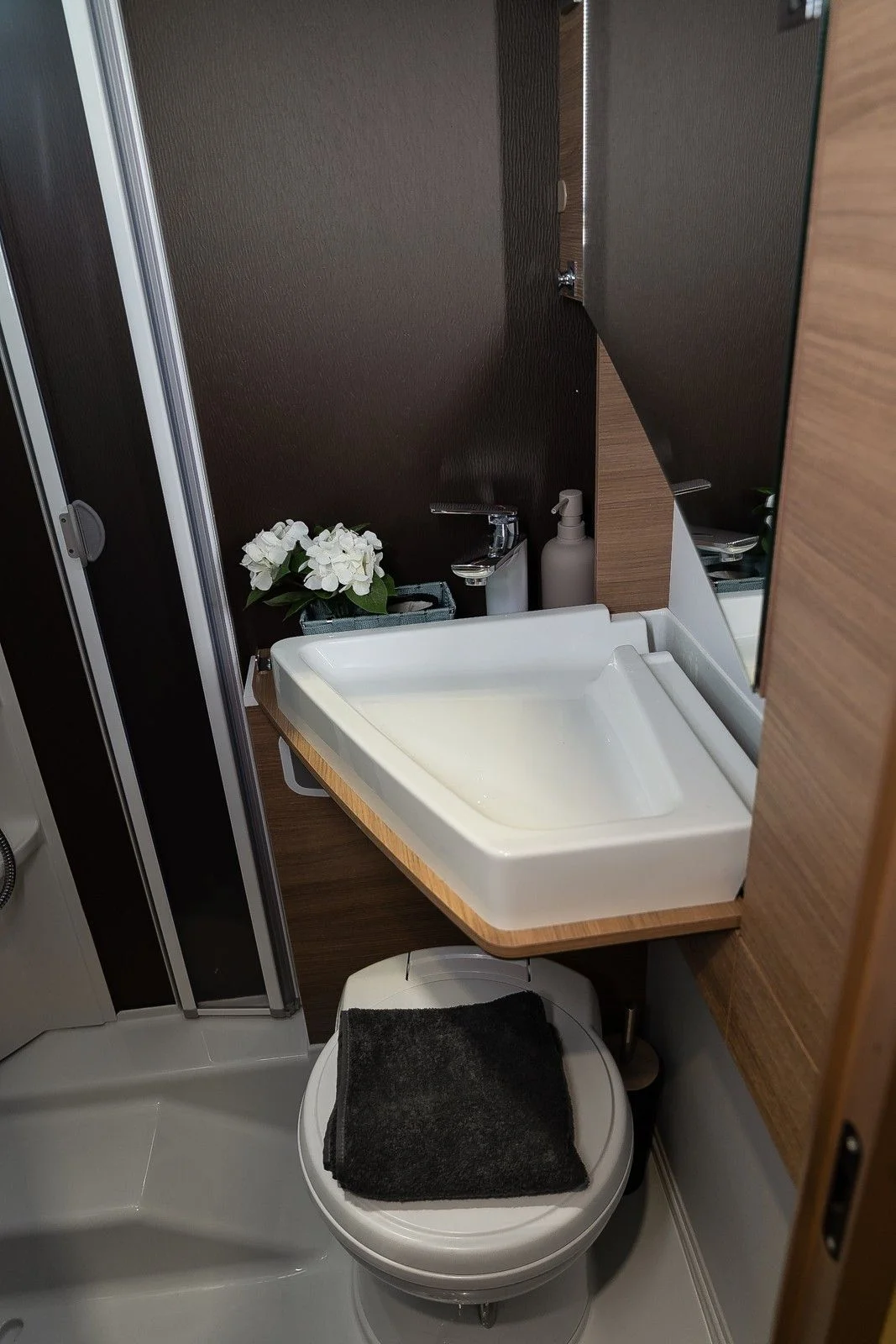 Camping-car Adria Compact SLS Slide Out – Image 38